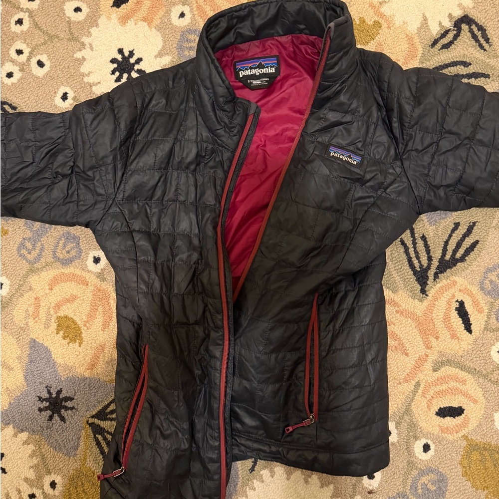Patagonia Women's Black and Red Puffer Down Jacket